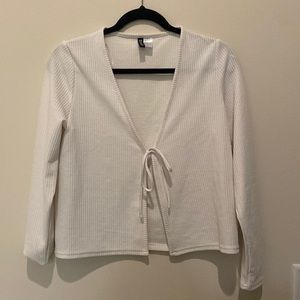 DIVIDED H&M ivory tie-string cardigan